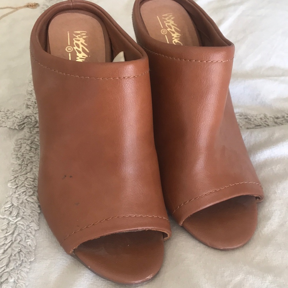 Camel heeled Mossimo Mules
